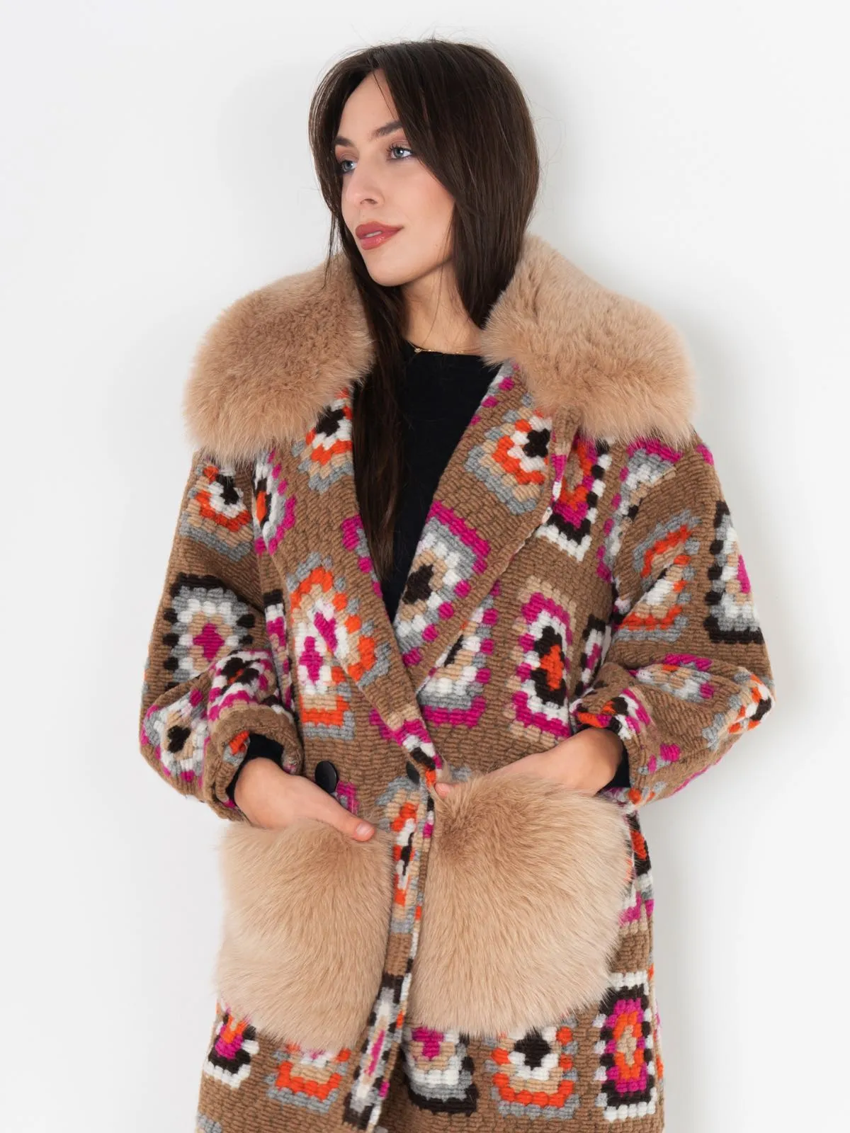 Coat fox Pockets And Neck Crochet Brown