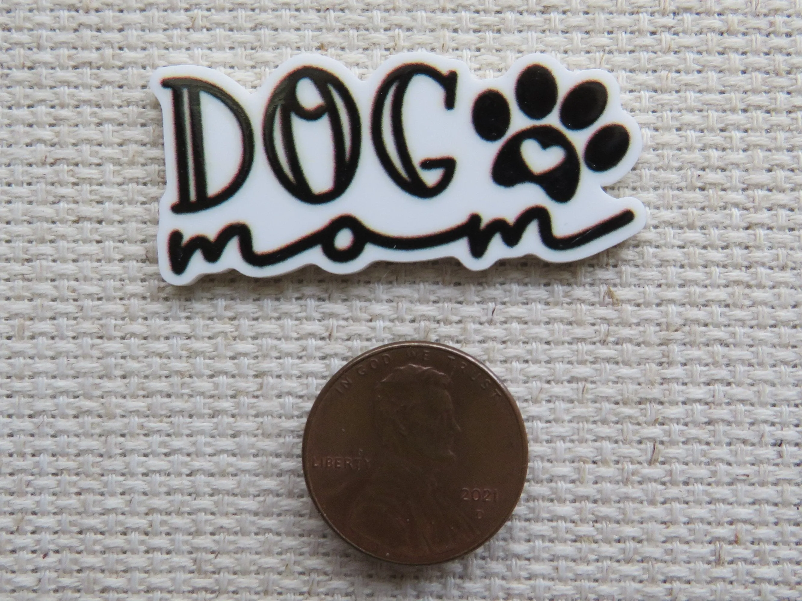 Simple Dog Mom Needle Minder, Cover Minder, Magnet